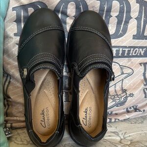 Clarks Black Leather Womens Loafers
New size 9 1/2